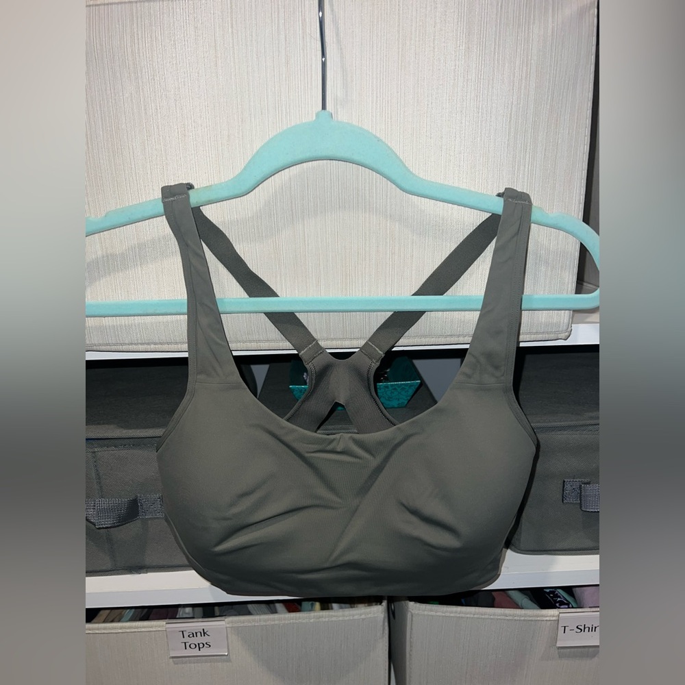 {Lululemon Sports Bra}